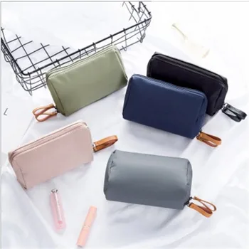 La versión Mini portátil lindo barra de labios de viaje bolsa de almacenamiento de la bolsa de maquillaje